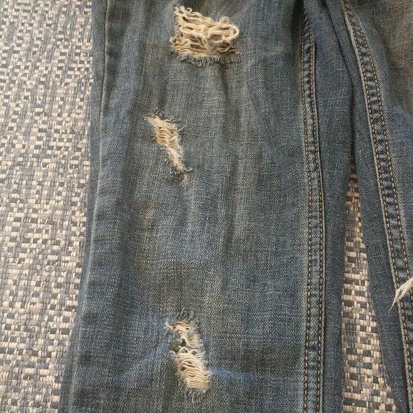 Used Aeropostale Distressed Jeans - Picture 4 of 8